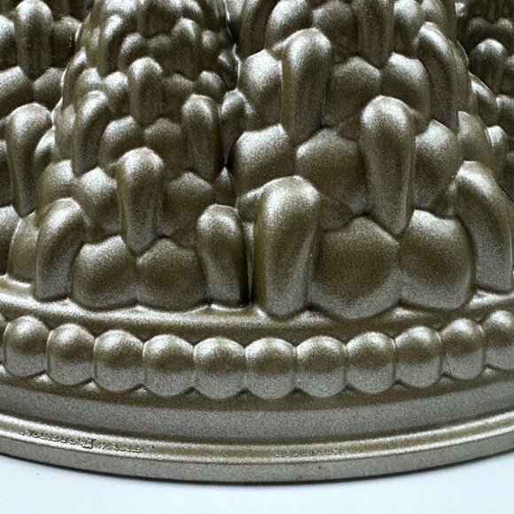 Williams Sonoma - Nordic Ware - Gold 9 Cup Pine Forest Bundt® Pan NEW - Picture 8 of 13